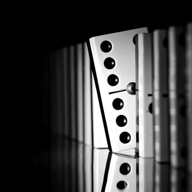 دانلود آهنگ Roberto Kan به نام Domino